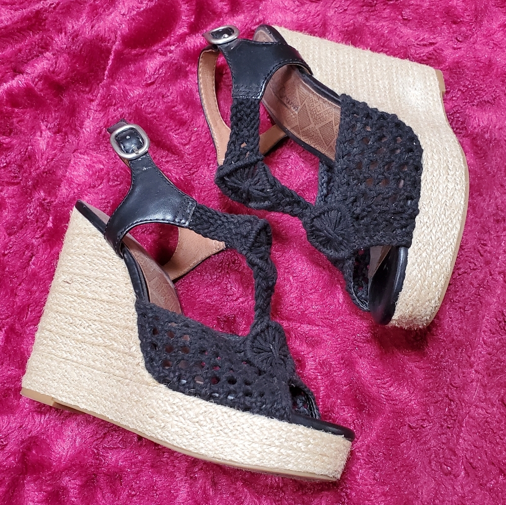LUCKY BRAND BLACK KNIT BEIGE TWEED OPEN TOE WEDGES!